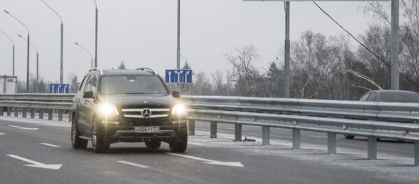 овая транспортная развязка на подъездной дороге к аэропорту Домодедово - Sputnik Узбекистан