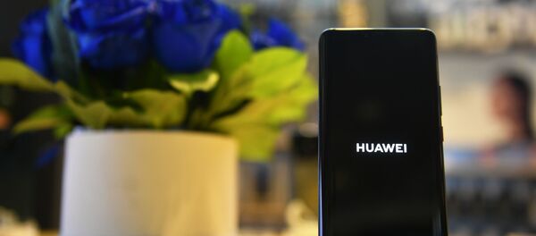 Смартфон Huawei Mate 20 Pro Смартфон Huawei Mate 20 Pro - Sputnik Ўзбекистон