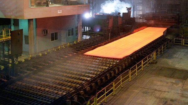 Производство стали на металлургическом комбинате - Sputnik Узбекистан