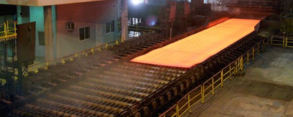 Производство стали на металлургическом комбинате - Sputnik Узбекистан