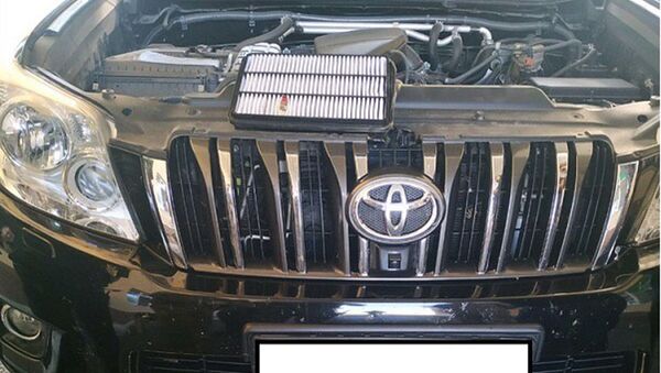 В автомобиле “Toyota Land Cruiser Prado” обнаружен наркотик гашиш - Sputnik Узбекистан