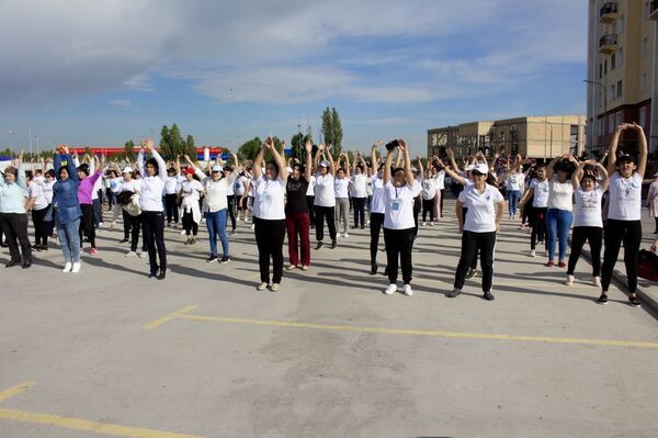 Не дыми на природе: в Сергели прошла массовая здоровая акция  - Sputnik Узбекистан