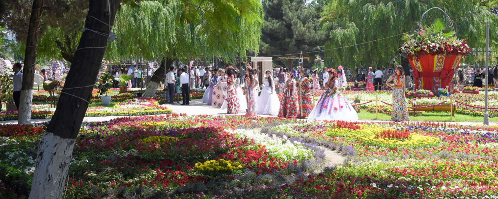 Фестиваль цветов в Намангане - Sputnik Узбекистан, 1920, 06.05.2021
