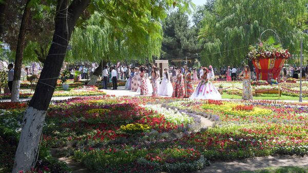 Фестиваль цветов в Намангане - Sputnik Узбекистан