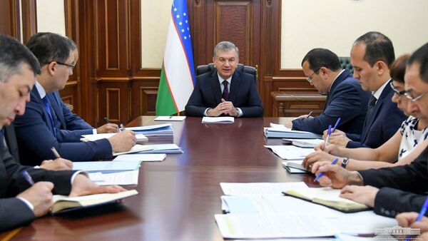 Президент Республики Узбекистан Шавкат Мирзиёев 27 мая провел совещание по вопросам запуска деятельности приемных по рассмотрению обращений предпринимателей. - Sputnik Узбекистан