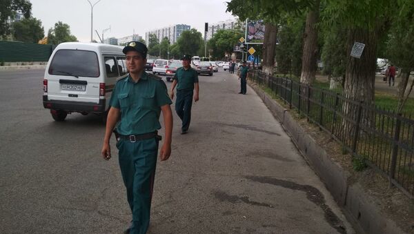 В Ташкенте снова прошла чистка рынков от машин - Sputnik Ўзбекистон