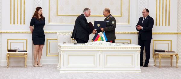 Подписание документов между ФРГ и Узбекистаном Подписание документов между ФРГ и Узбекистаном - Sputnik Ўзбекистон