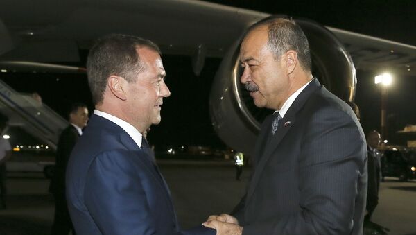 Премьер-министр РФ Д. Медведев прибыл с официальным визитом в Узбекистан - Sputnik Узбекистан