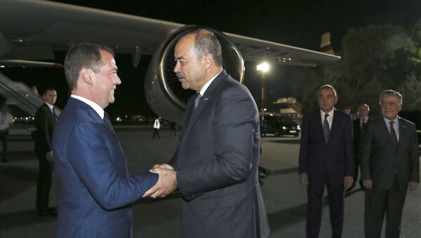 Премьер-министр РФ Дмитрий Медведев прибыл с официальным визитом в Узбекистан - Sputnik Ўзбекистон