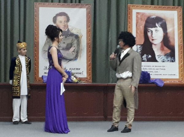 Узбекистанцы показали свою любовь к Пушкину и Ахматовой - Sputnik Узбекистан