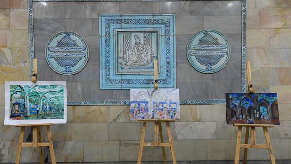 Рисунки в переходе между станциям Алишер Навои и Пахтакор в Ташкенте - Sputnik Узбекистан