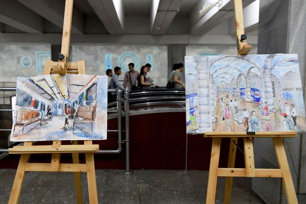 Выставка рисунков в переходе Ташкентского метров - Sputnik Узбекистан