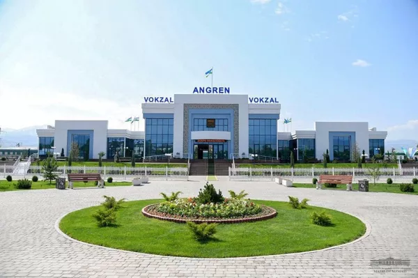 Шавкат Мирзиёев посетил Ангрен - фото Шавкат Мирзиёев посетил Ангрен - фото