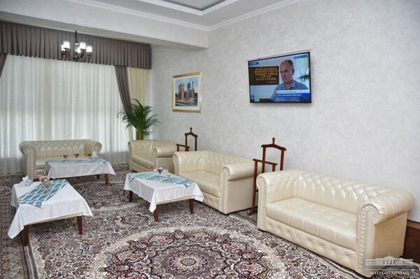 Шавкат Мирзиёев посетил Ангрен - фото Шавкат Мирзиёев посетил Ангрен - фото - Sputnik Узбекистан