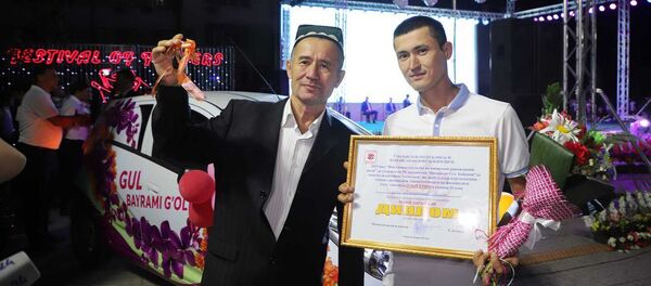 Festival svetov v Namangane Festival svetov v Namangane - Sputnik O‘zbekiston