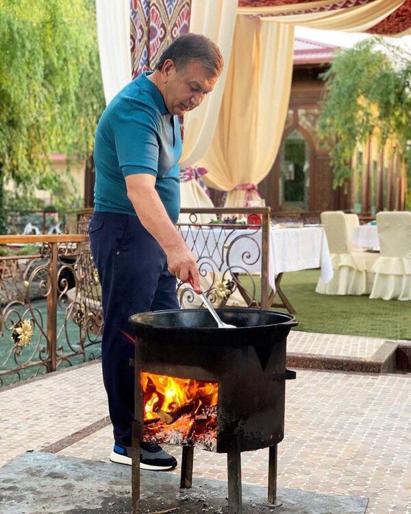 Жить с открытым сердцем: Мирзиёев поздравил Узбекистан с Рамазан хайитом - Sputnik Узбекистан