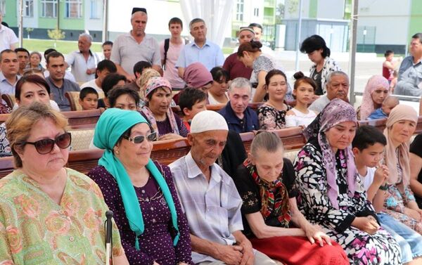 В Ташкенте нуждающимся бесплатно раздали 500 квартир  - Sputnik Ўзбекистон