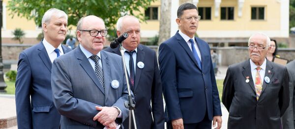 Тюрденев на дне рождения Пушкина в Ташкенте Тюрденев на дне рождения Пушкина в Ташкенте - Sputnik Ўзбекистон