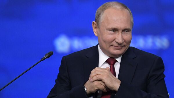 Президент РФ В. Путин на Петербургском международном экономическом форуме. День второй - Sputnik Узбекистан