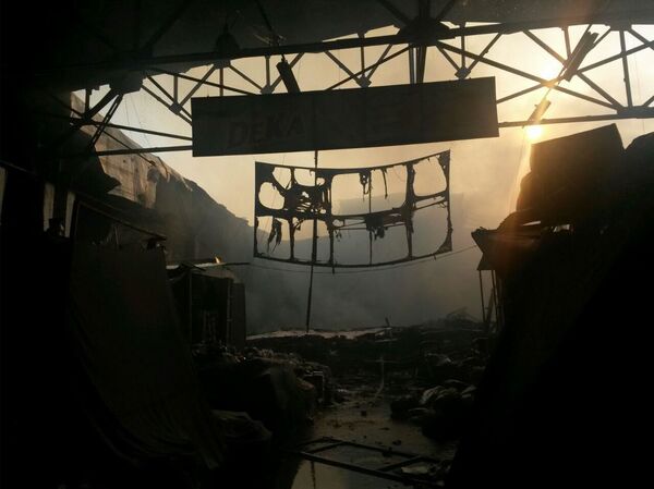 Стали известны подробности пожара на рынке в Маргилане Стали известны подробности пожара на рынке в Маргилане - Sputnik Узбекистан