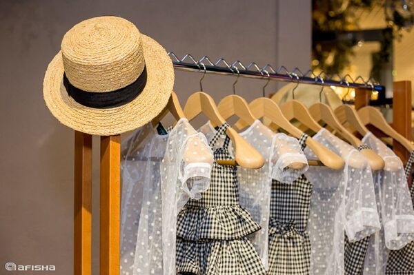 Племянница Усманова представила новую коллекцию одежды в Ташкенте - Sputnik Узбекистан