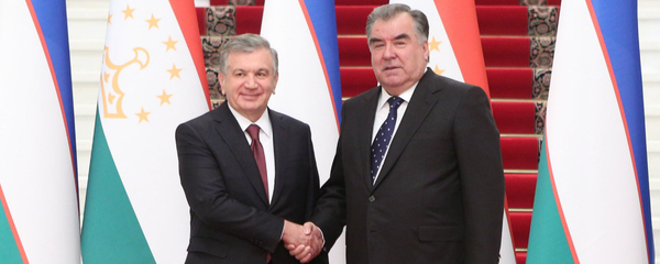 Мирзиёев и Рахмон провели переговоры в Душанбе Мирзиёев и Рахмон провели переговоры в Душанбе - Sputnik Ўзбекистон