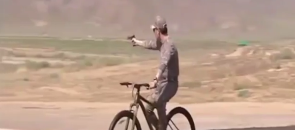 Велосипедный спецназ: президент Туркменистана поразил всех - видео Велосипедный спецназ: президент Туркменистана поразил всех - видео - Sputnik Узбекистан