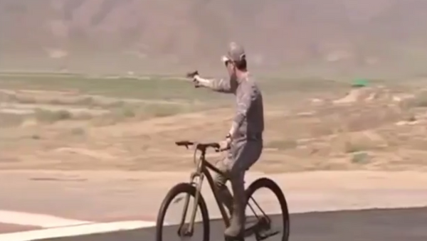 Велосипедный спецназ: президент Туркменистана поразил всех - видео - Sputnik Узбекистан