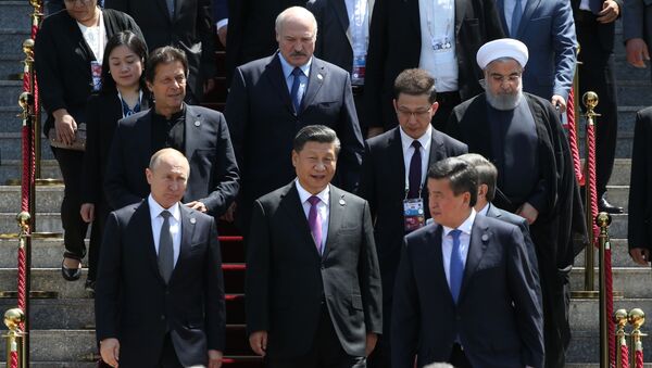 Президент РФ В. Путин принимает участие в заседании Совета глав государств – членов ШОС в Бишкеке - Sputnik Узбекистан