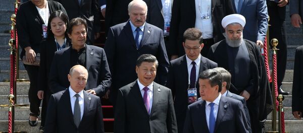 Президент РФ В. Путин принимает участие в заседании Совета глав государств – членов ШОС в Бишкеке - Sputnik Узбекистан