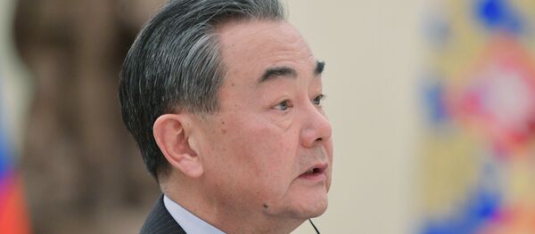 Президент РФ В. Путин встретился со спецпредставителем председателя КНР, главой МИД КНР Ван И Президент РФ В. Путин встретился со спецпредставителем председателя КНР, главой МИД КНР Ван И - Sputnik Ўзбекистон