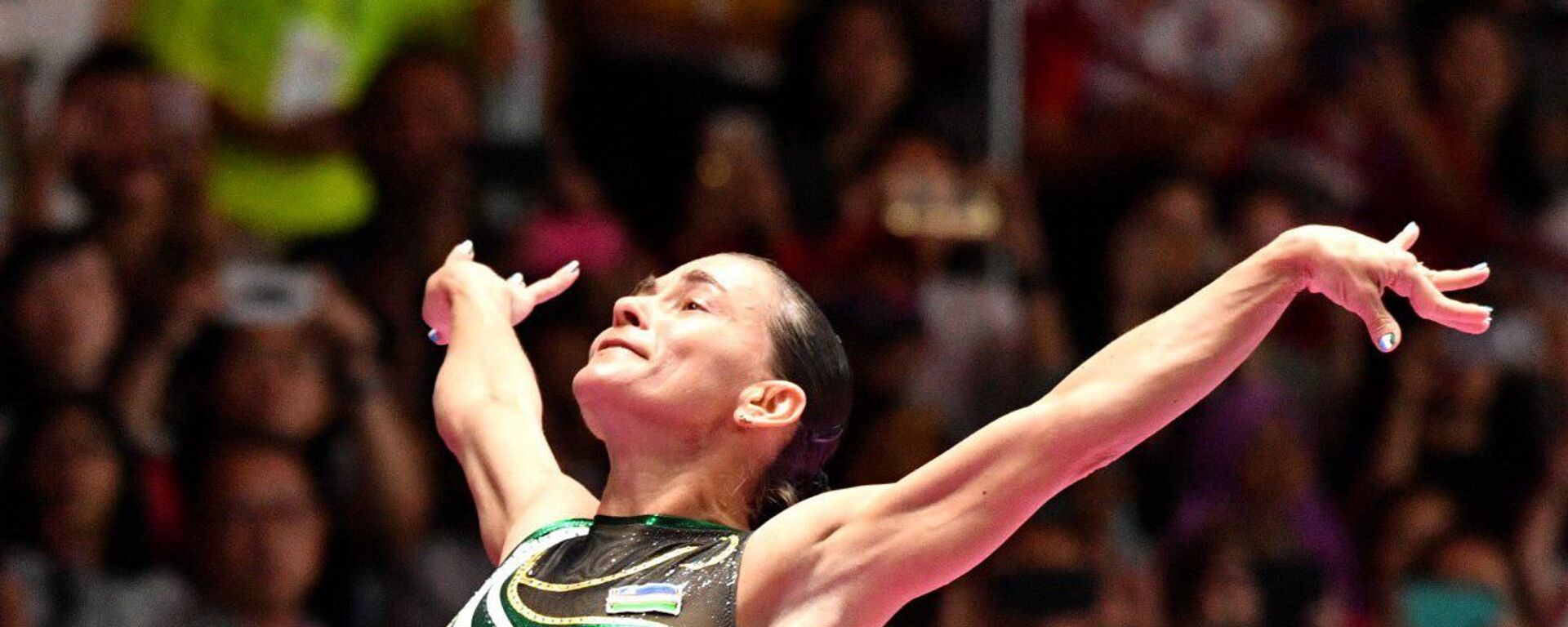 Оксана Чусовитина отпраздновала день рождения серебряной медалью - Sputnik Узбекистан, 1920, 17.07.2021