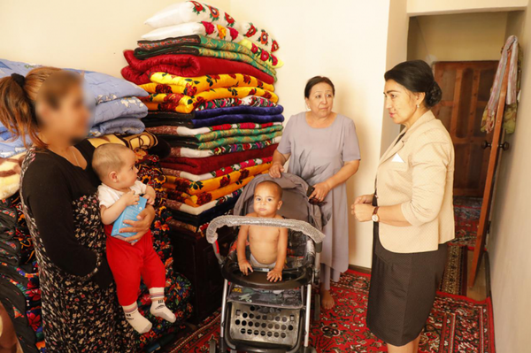 Возвращенная из Сирии узбекистанка получила квартиру Возвращенная из Сирии узбекистанка получила квартиру - Sputnik Узбекистан