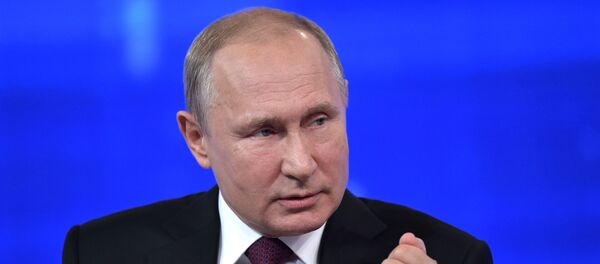 Прямая линия с президентом РФ Владимиром Путиным Прямая линия с президентом РФ Владимиром Путиным - Sputnik Ўзбекистон