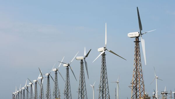 Ветровые электростанции в поселке Мирный в Крыму - Sputnik Узбекистан