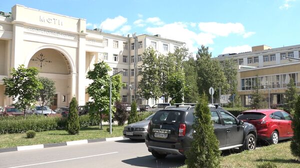 Будни школы МФТИ: гранит науки, футбол и задачки после отбоя Будни школы МФТИ: гранит науки, футбол и задачки после отбоя - Sputnik Узбекистан