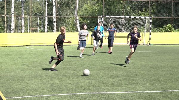 Будни школы МФТИ: гранит науки, футбол и задачки после отбоя Будни школы МФТИ: гранит науки, футбол и задачки после отбоя - Sputnik Узбекистан