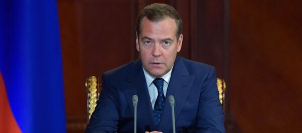 Премьер-министр РФ Д. Медведев провел совещание о реформировании системы компенсационных выплат по уходу за ребёнком - Sputnik Ўзбекистон