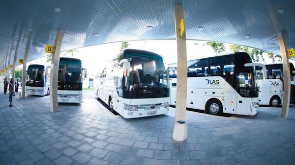 Автобусы, купленные у китайской компании Zhengzhou Yutong Bus - Sputnik Ўзбекистон