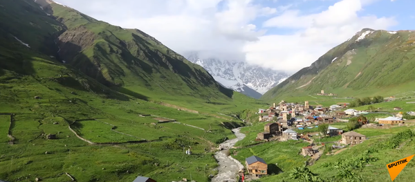 Как Грузия подарила иностранных туристов своим соседям - видео - Sputnik Узбекистан