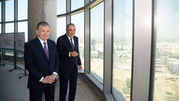 Шавкат Мирзиёев посетил строительную площадку Tashkent City - Sputnik Ўзбекистон