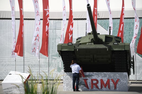 Танк Т-14 Армата на Международном военно-техническом форуме Армия-2019 в КВЦ Патриот - Sputnik Узбекистан