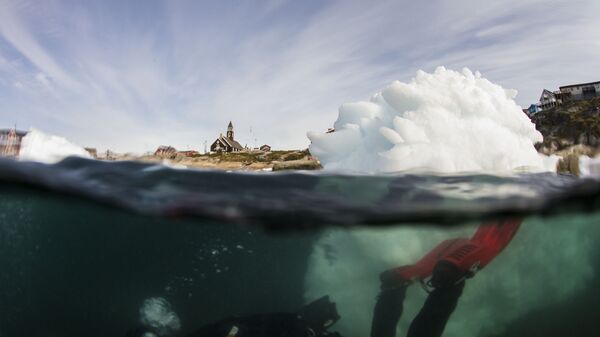 Pogrujenie pod poverxnost lda s selyu issledovaniya ledanoy shapki Grenlandii - Sputnik O‘zbekiston