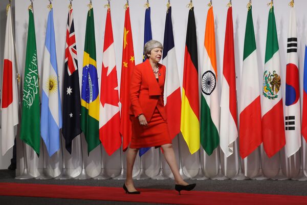 Премьер-министр Великобритании Тереза Мэй на саммите G20 в Осаке - Sputnik Узбекистан