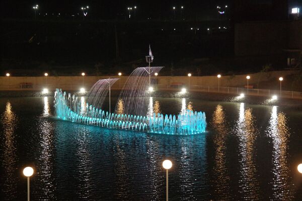В Намангане открылся музыкальный фонтан-корабль - Sputnik Узбекистан