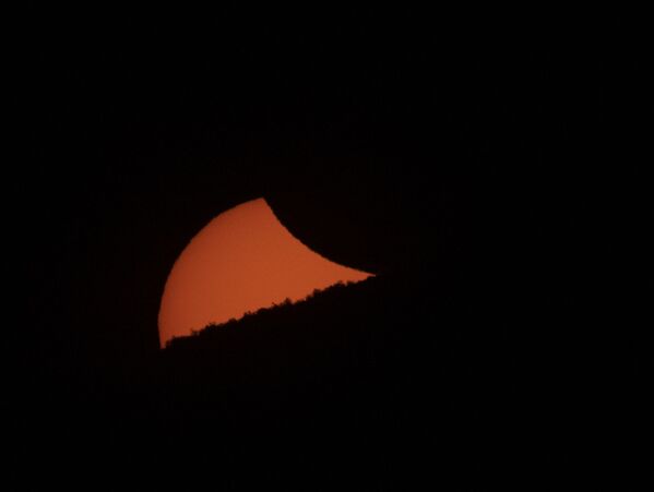 Полное солнечное затмение в Чили - Sputnik Ўзбекистон