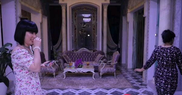 Как живут артисты: журналистка ворвалась в дом Жасура Умирова - видео - Sputnik Узбекистан