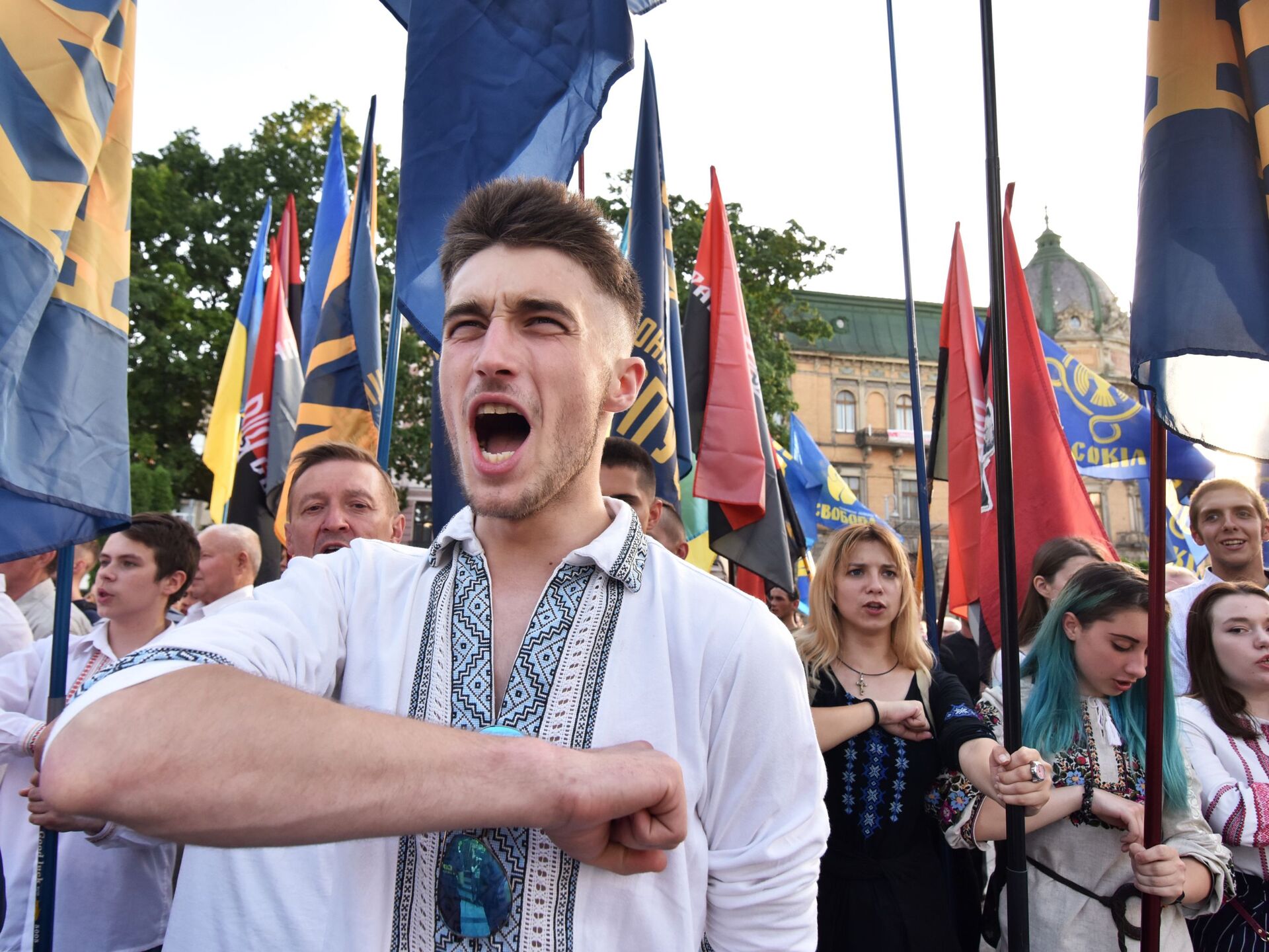 Украинцы радовались. Жители Западной Украины. Западные украинцы. Украинские националисты. Лицо украинца.
