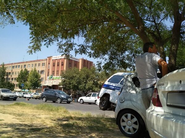 ДТП в Ташкенте: пострадало 4 автомобиля, правила нарушили все - фото - Sputnik Узбекистан