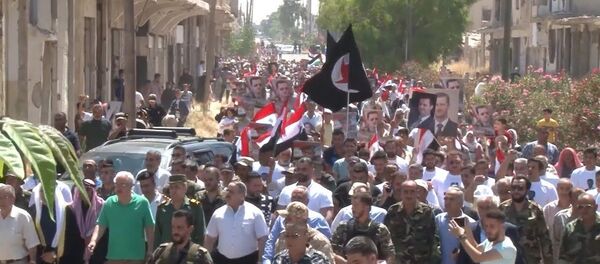 Долгий путь домой: сирийцы возвращаются в родной город Эль-Кусайр – видео Долгий путь домой: сирийцы возвращаются в родной город Эль-Кусайр – видео - Sputnik Узбекистан